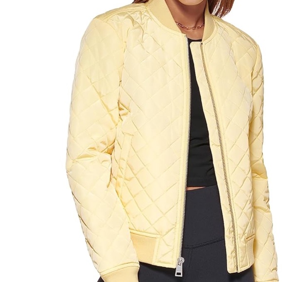 Brand New Levi's Women's Yellow Size Extra small Diamond Quilted Bomber Jacket - Picture 6 of 10